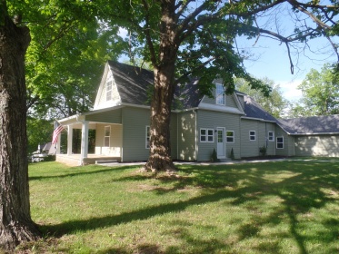 LARGE, BEAUTIFUL RECENTLY REMODELED HOME.
